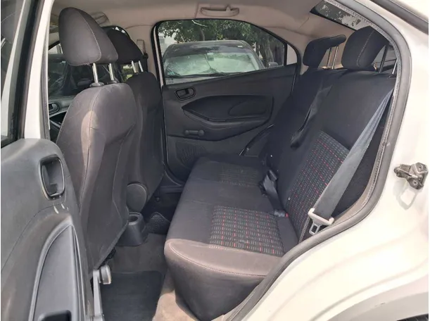 Car image 12