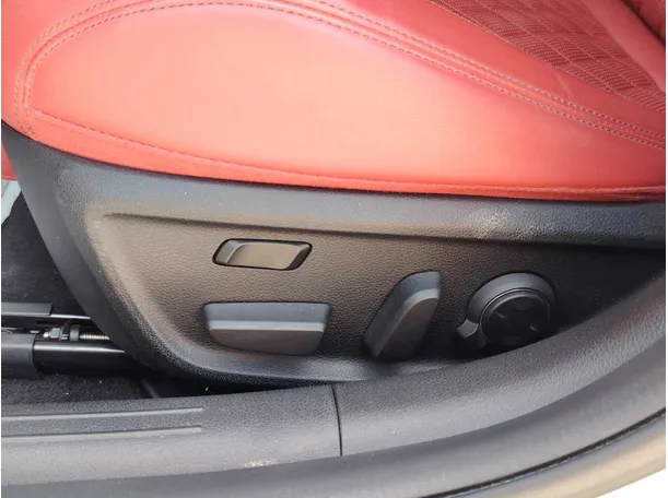 Car image 38