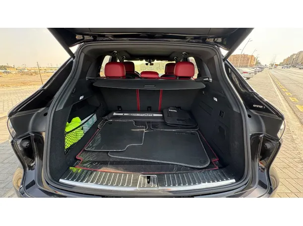 Car image 21