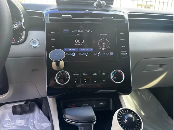 Car image 18