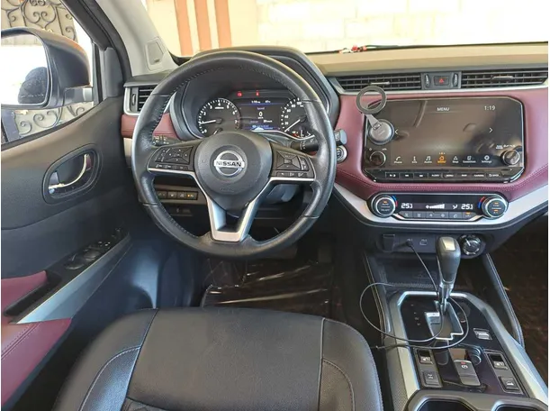 Car image 16