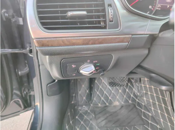 Car image 40