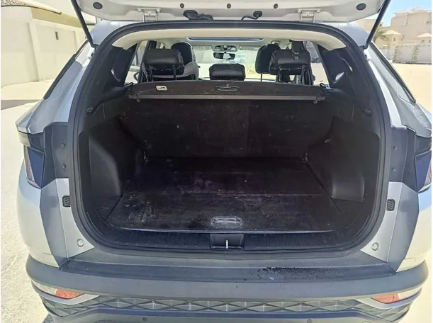 Car image 26