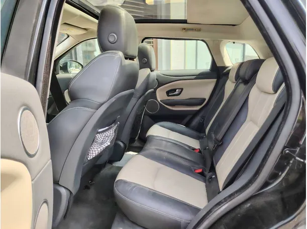 Car image 17