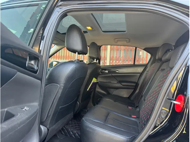 Car image 13