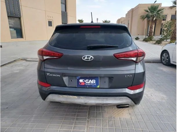 Car image 6