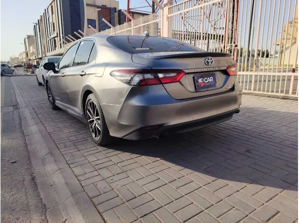 Car image 7