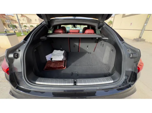Car image 22