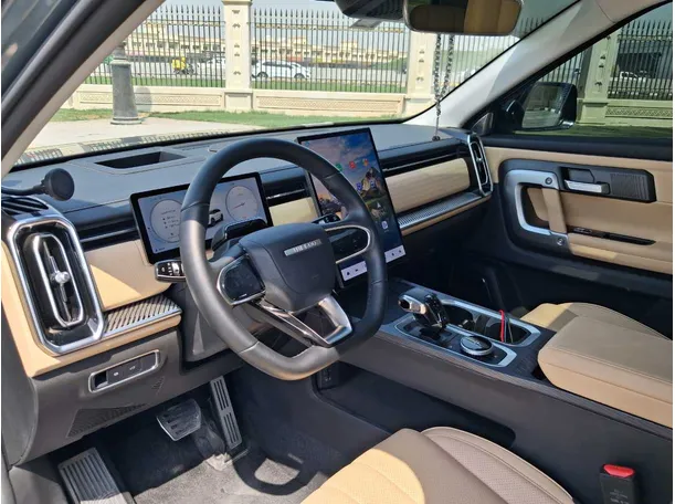 Car image 11