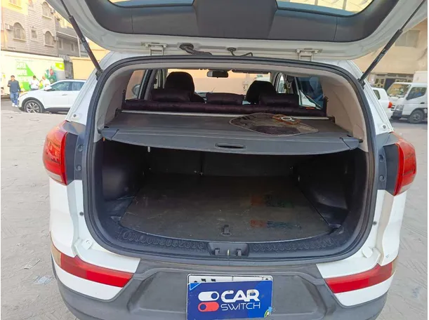 Car image 27