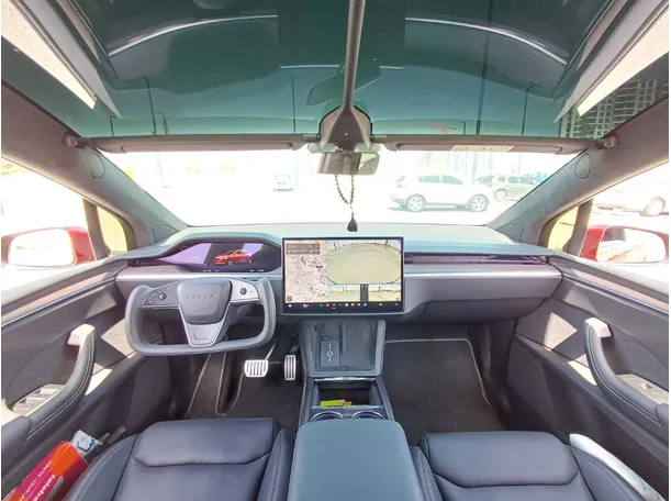 Car image 17