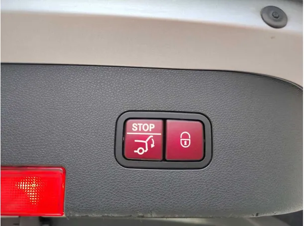 Car image 43