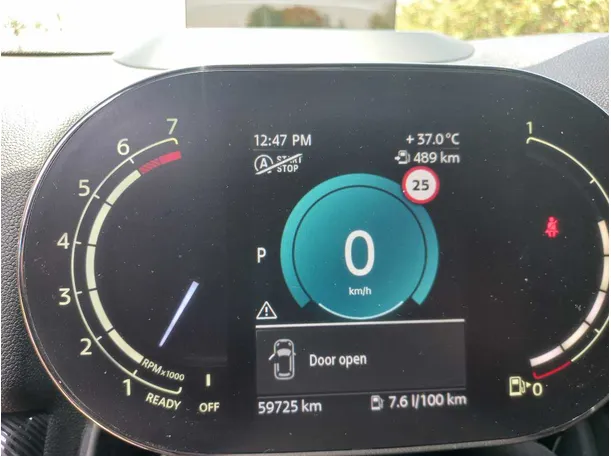 Car image 19