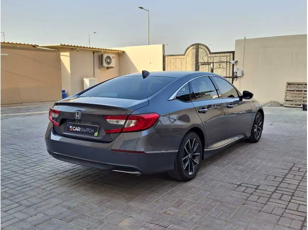 Car image 5