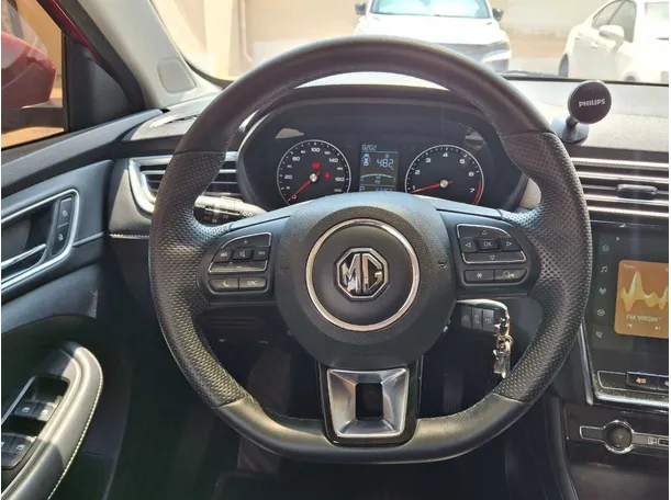 Car image 16