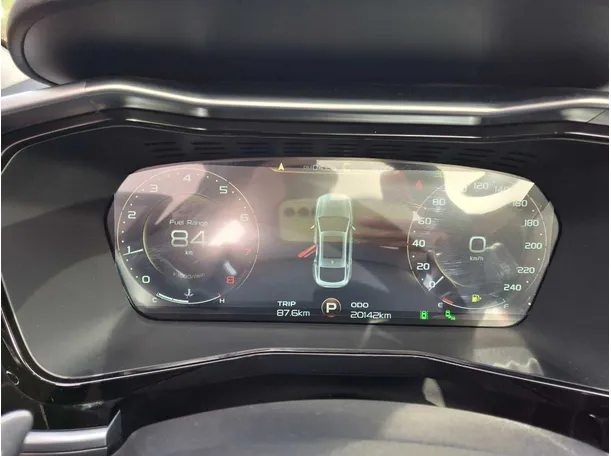 Car image 18
