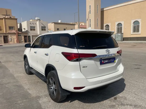 Car image 7