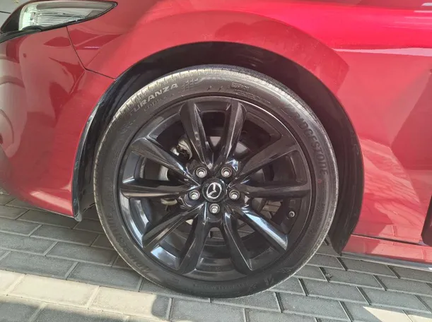 Car image 9