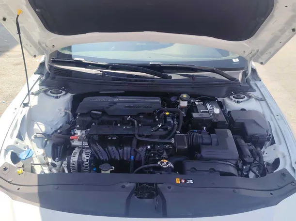 Car image 30