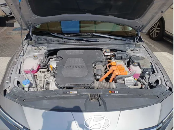 Car image 19