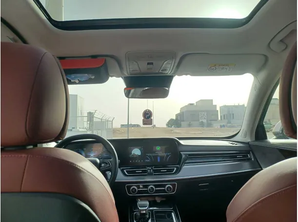 Car image 16