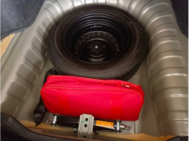 Car image 22