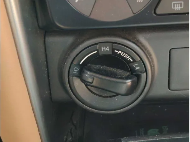 Car image 26
