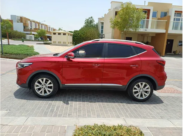 Car image 4