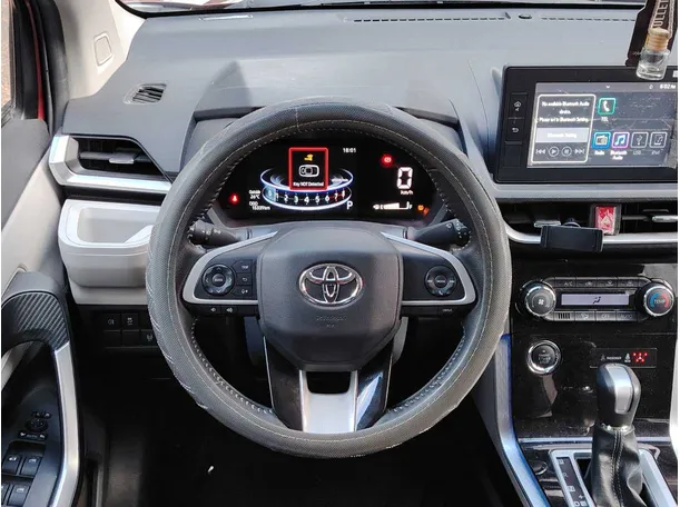 Car image 24