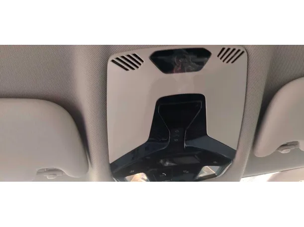 Car image 31