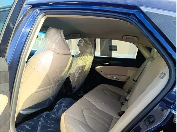 Car image 20
