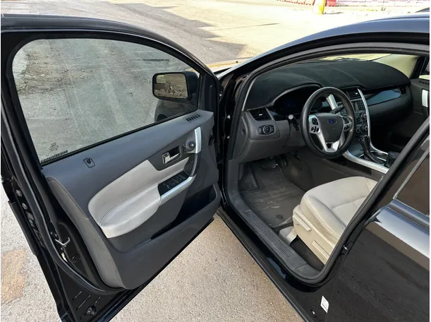 Car image 10