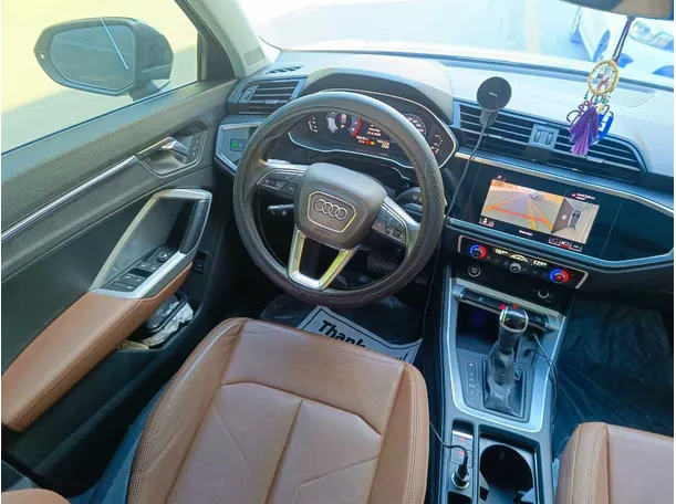 Car image 27