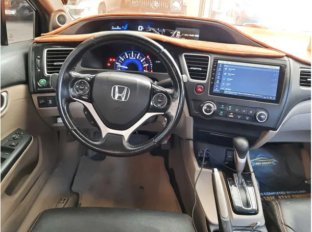 Car image 12
