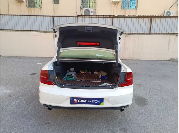 Car image 29