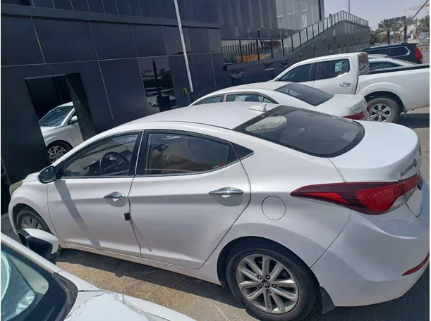 Car image 8