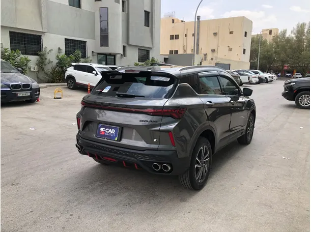 Car image 5