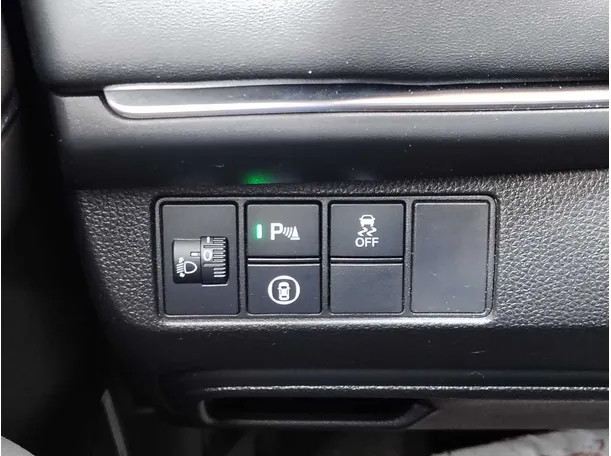 Car image 30