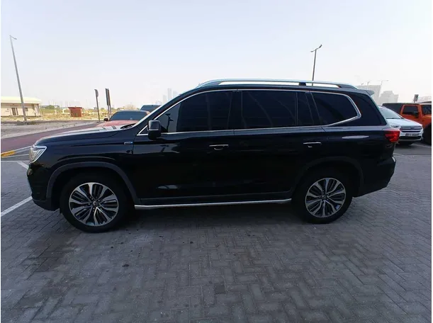 Car image 8