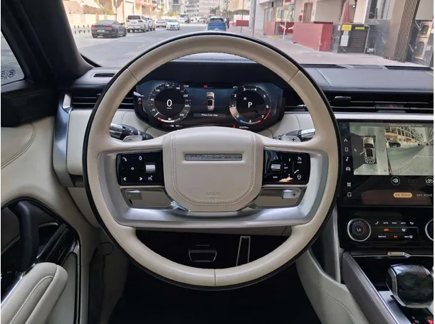 Car image 18