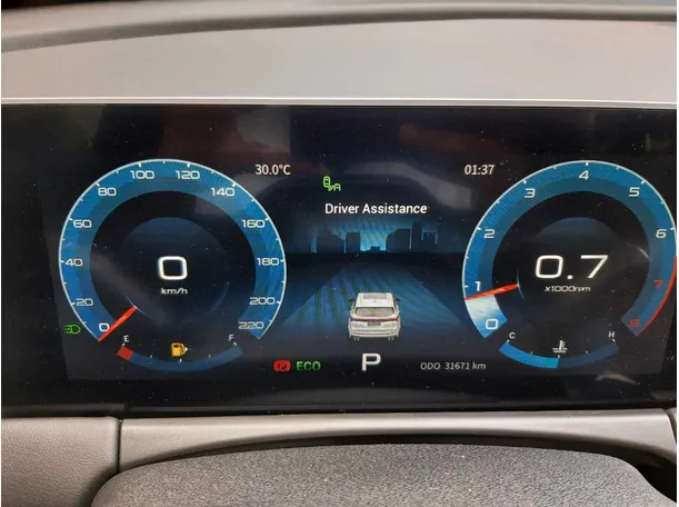 Car image 18