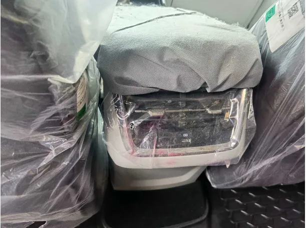 Car image 28