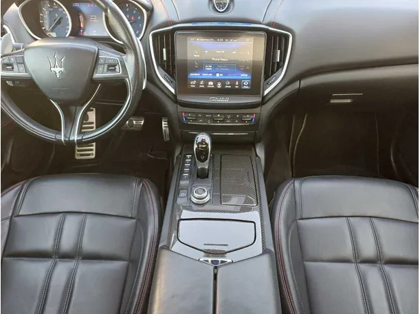 Car image 15
