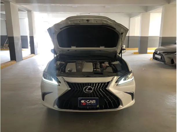 Car image 24