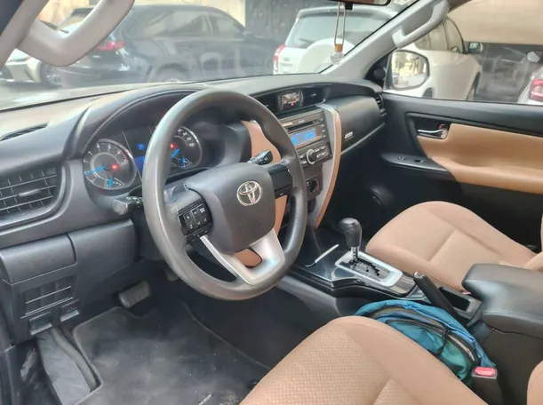 Car image 13
