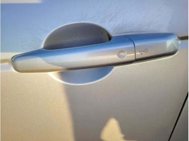 Car image 33