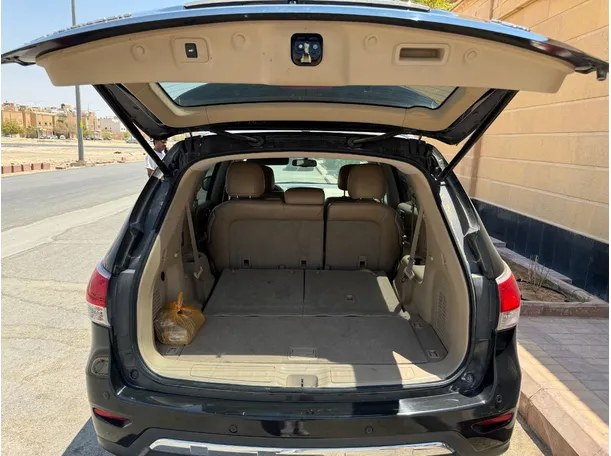 Car image 21
