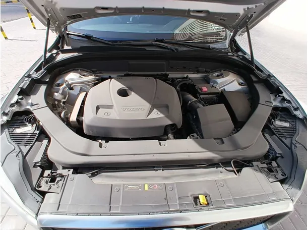 Car image 26