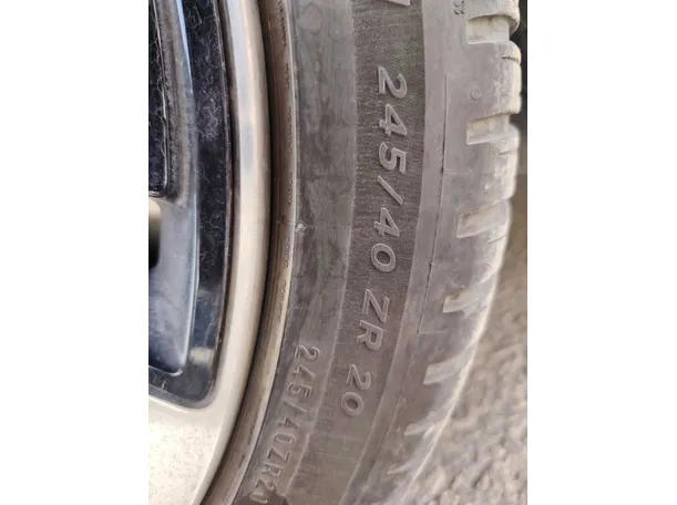 Car image 32