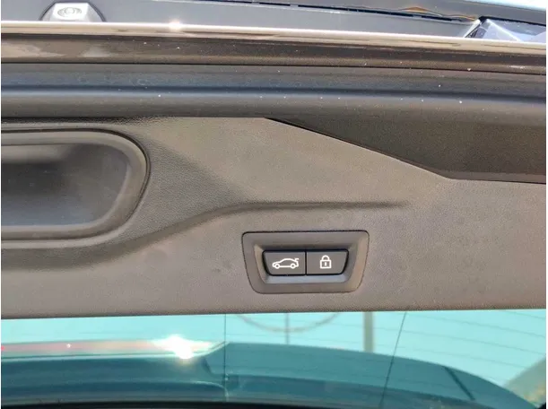 Car image 36